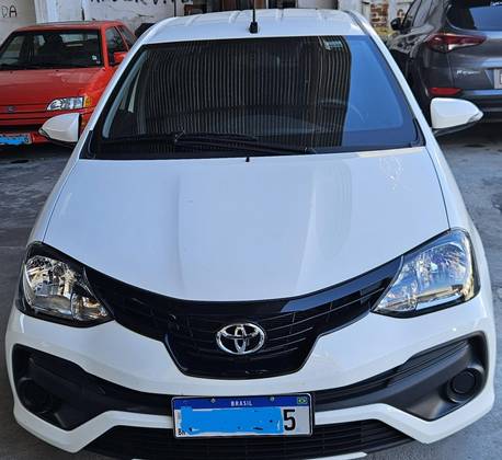 TOYOTA ETIOS 1.5 X PLUS 16V FLEX 4P AUTOMÁTICO TOYOTA ETIOS 1.5 X PLUS 16V FLEX 4P AUTOMÁTICO